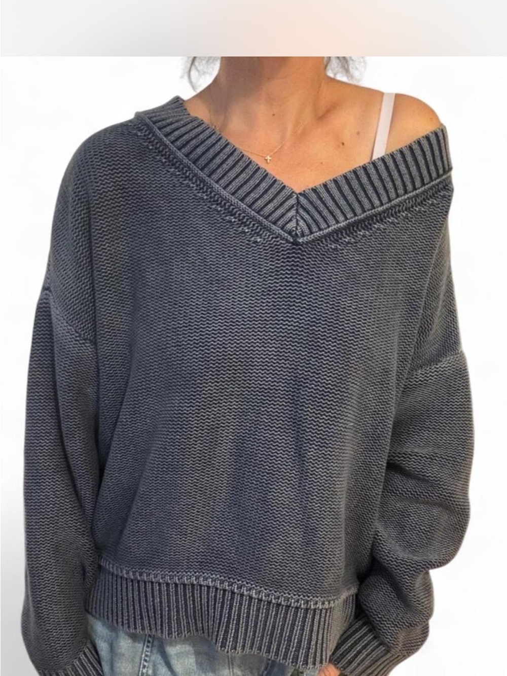 Y2K Women's V-Neck Oversized Knit Sweater - denim blue wash